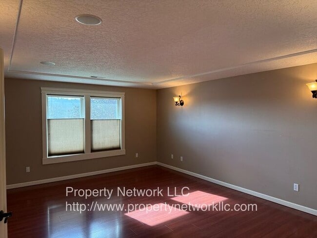 Building Photo - Spectacular 4 Bedroom Home in Gresham