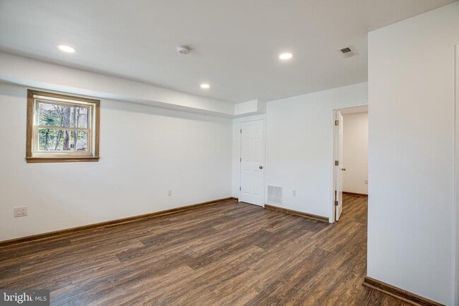 Building Photo - 11802 Hara St