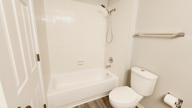 Building Photo - 725 Shady Oaks Ct
