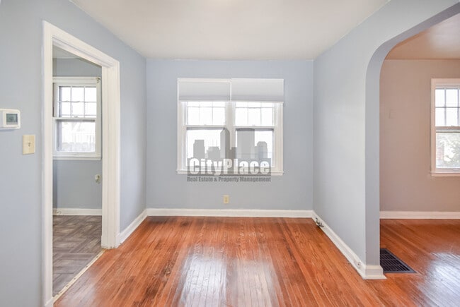 Building Photo - 912 N Bancroft St