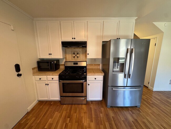 Building Photo - Light-Filled 3-Bedroom Home in Desirable Agoura Hills Community