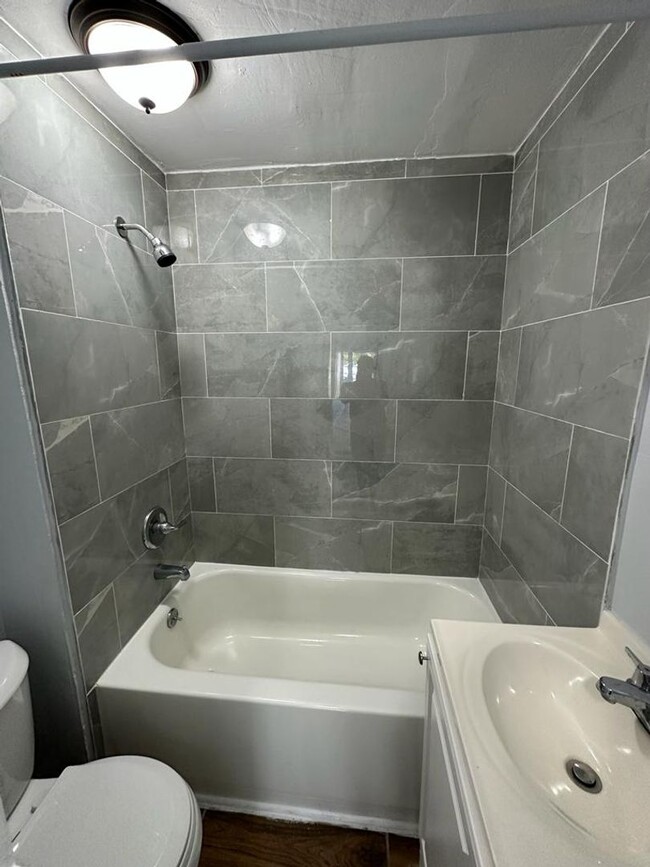 Primary Photo - Fully renovated 2/1 single family residenc...