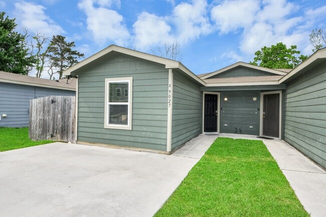 Building Photo - 9027 Madera Rd