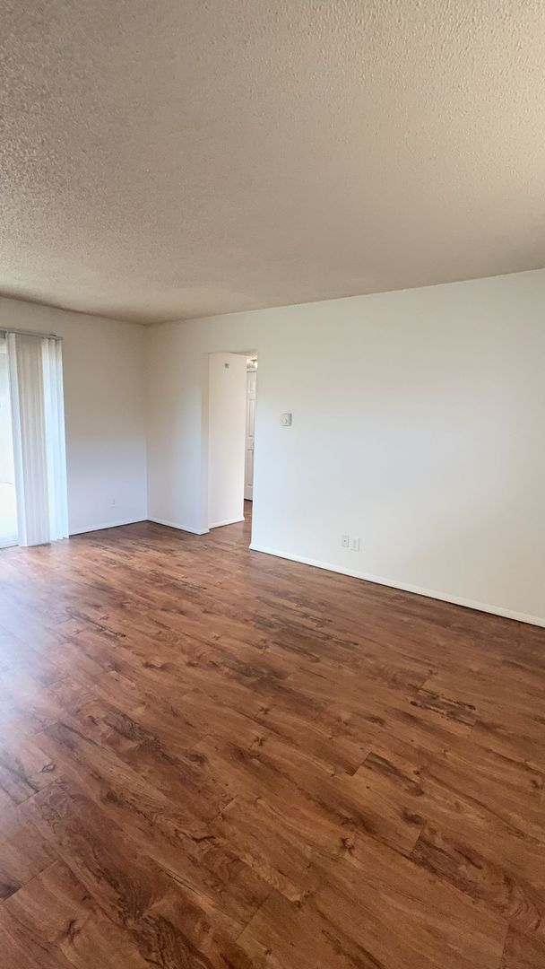 Building Photo - Sh314-316