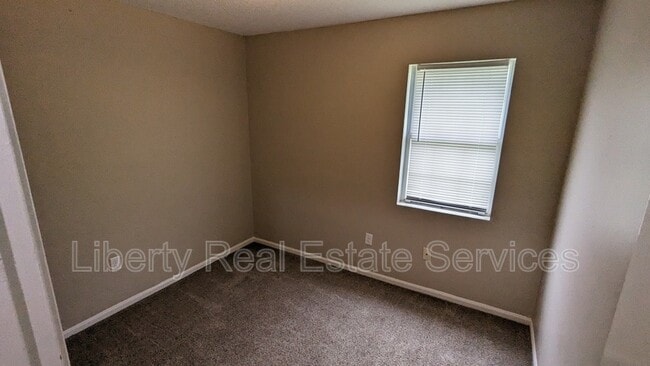 Building Photo - 1100 Pineland Ave
