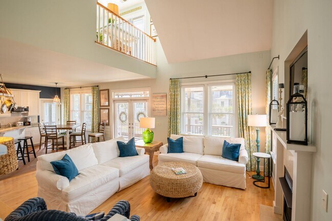 Building Photo - PERFECT SINGLE FAMILY OFF-SEASON MONTHLY R...