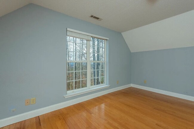 Building Photo - 781 Parker Farm Rd