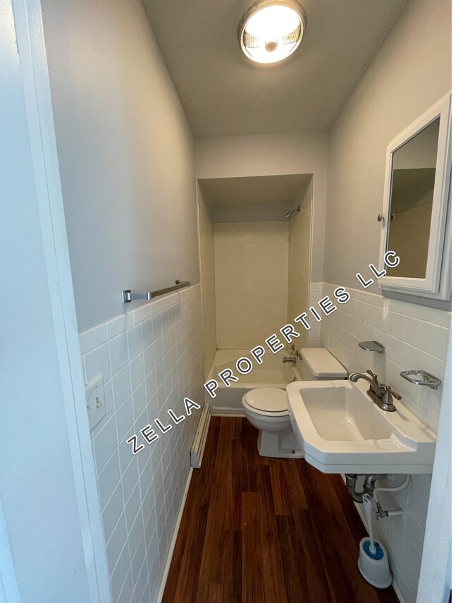 Building Photo - 407 E Burgess St