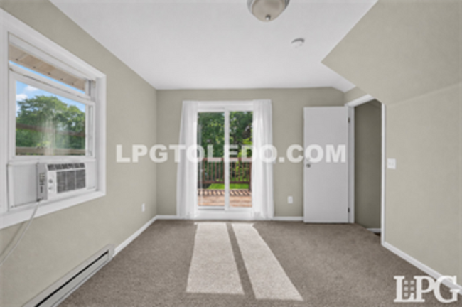 Building Photo - 544 Woodsdale Ave
