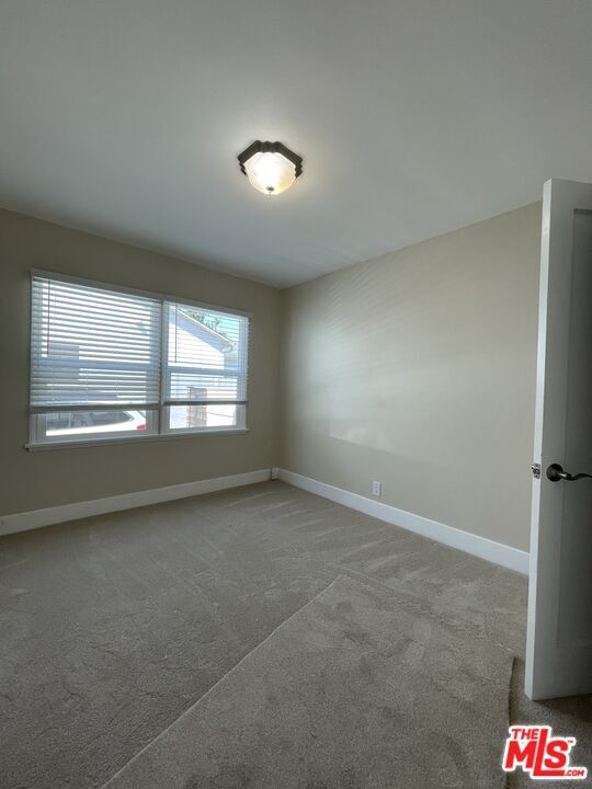 Building Photo - 5048 Enfield Ave