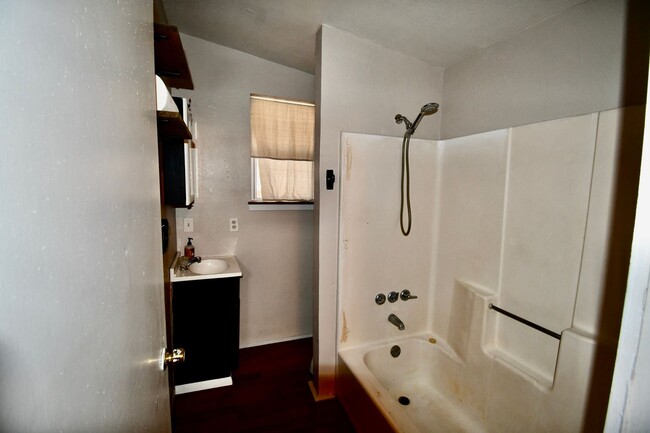 Building Photo - COMING SOON 2/1 Frame Home!!!