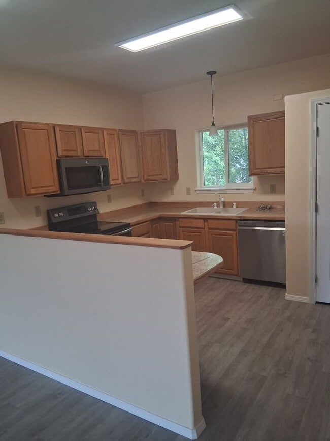 Building Photo - 3251 E Gislason Dr