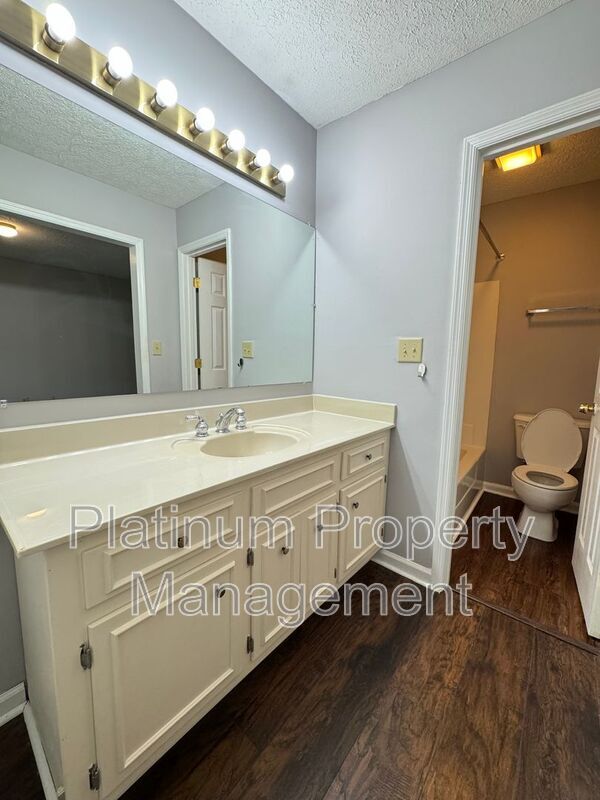 Building Photo - 232 Hembree Park Terrace