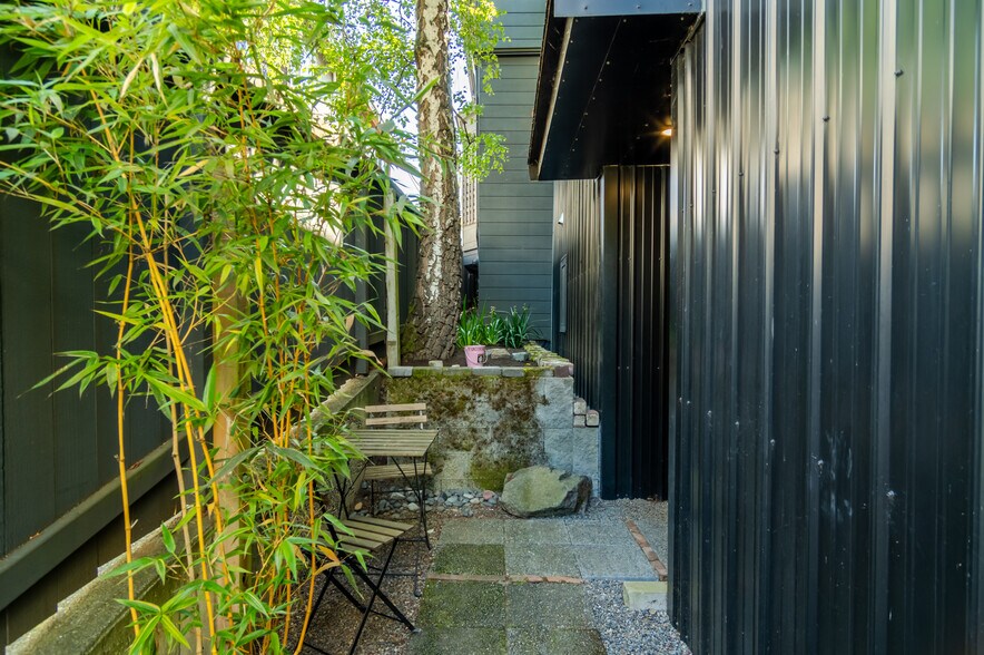 Building Photo - 1629 13th Ave