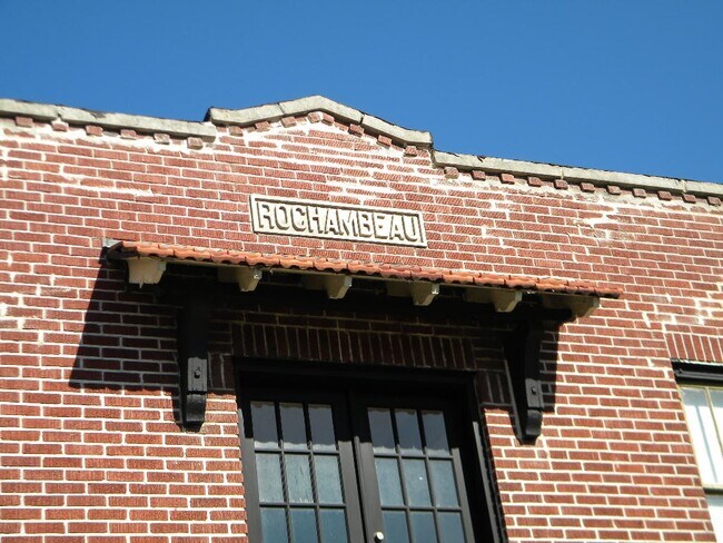 Building Photo - 2331 Riverside Ave