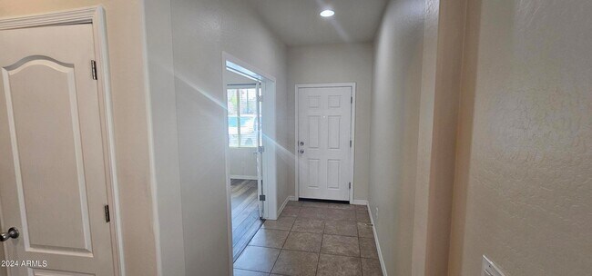 Building Photo - 10430 E Verbina Ln