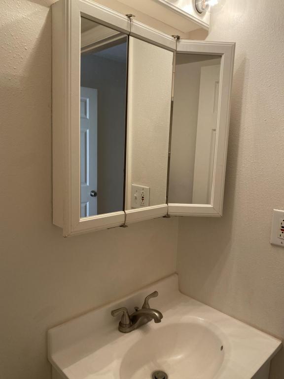 Building Photo - 495 Liholiho Street, Mount Thomas 204