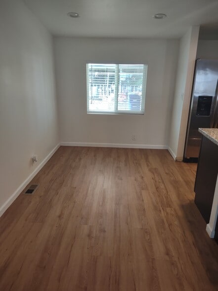 Building Photo - 512 De Soto Dr