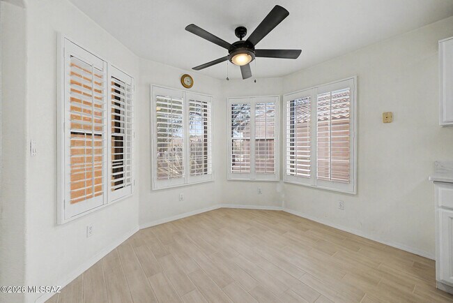 Building Photo - 2656 W Mountain Heights Ct