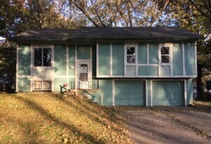 Building Photo - 1807 SE Oak St