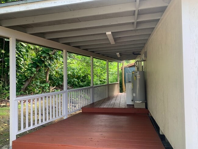 Building Photo - 1-216 Kamehameha Hwy