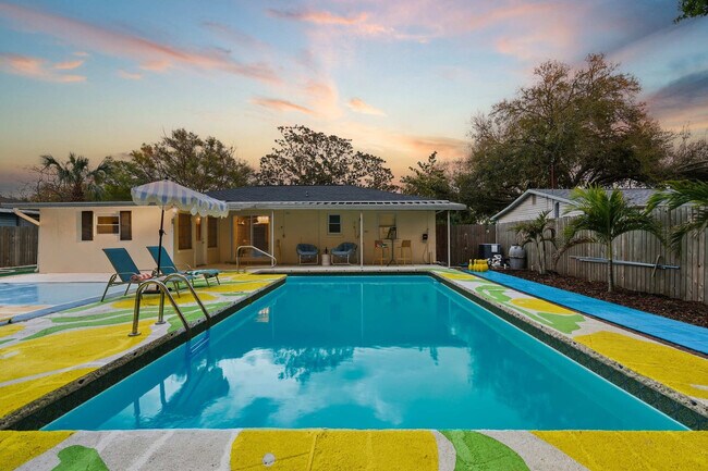 Building Photo - 84 21st Terrace SE