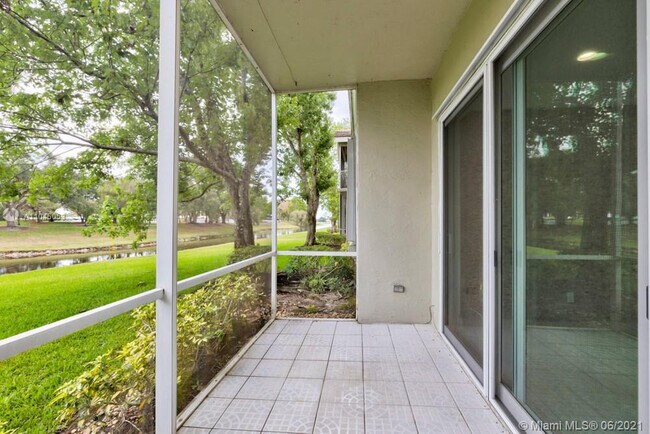 Building Photo - 12375 NW 10th Dr