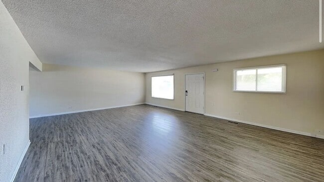 Building Photo - 201 Fairwood Dr
