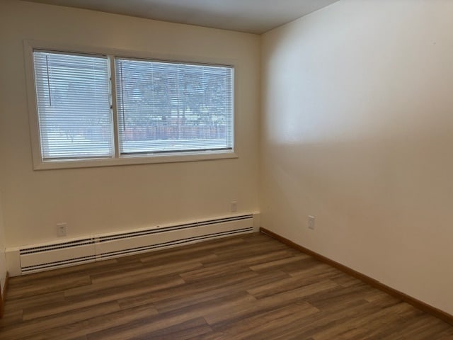 Building Photo - Large house west of Reserve Street