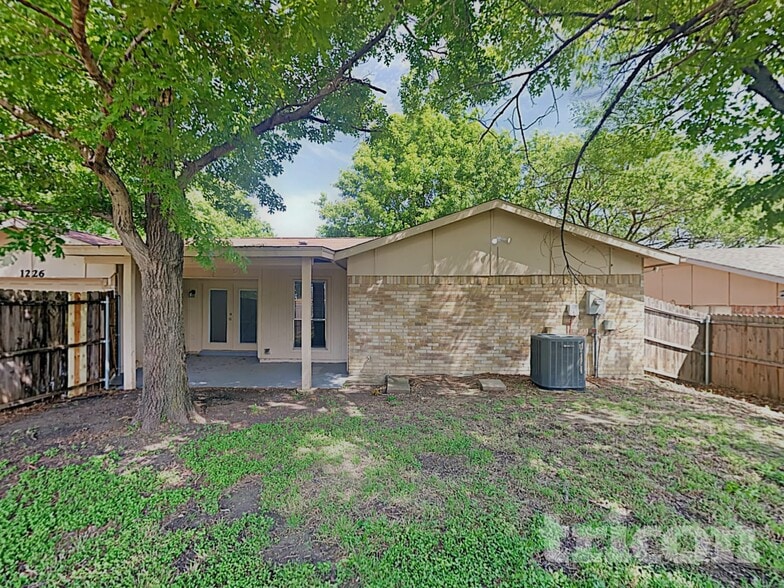 Building Photo - 1226 Meadow Creek Dr