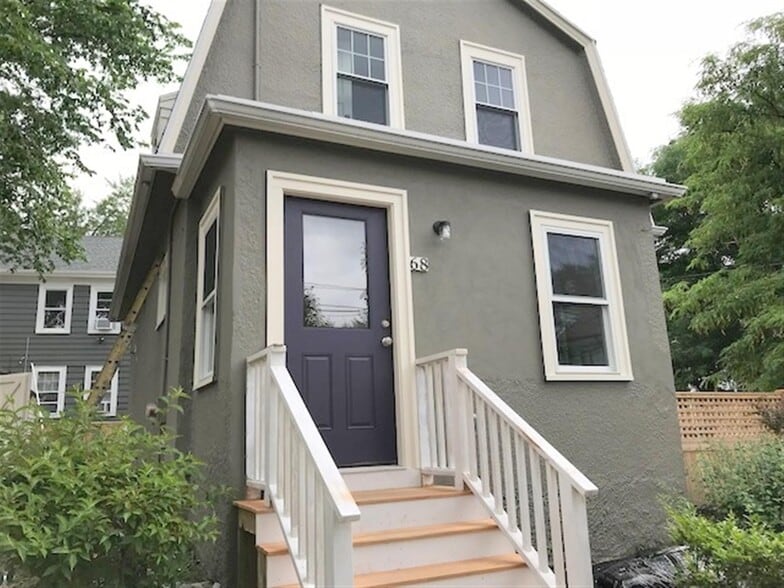 Primary Photo - 68 Fairmont St