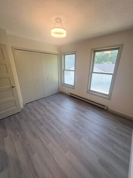 Building Photo - 4163 Cj Cir SE