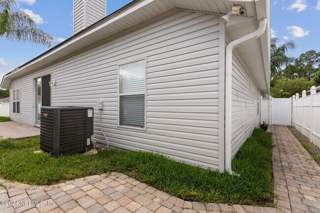 Building Photo - 13260 Bonaparte Ln
