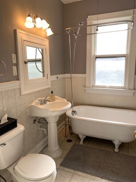 Bathroom - 2454 N Pierce St