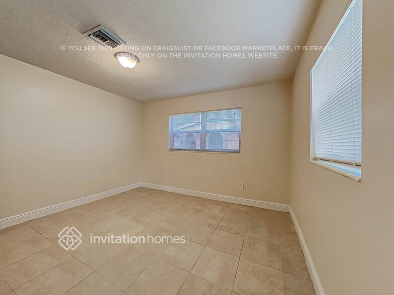 Building Photo - 6750 SW 25th St