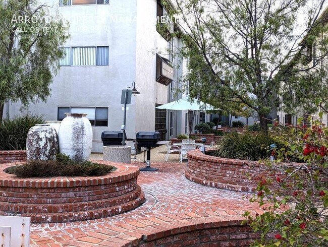 Building Photo - 339 S Catalina