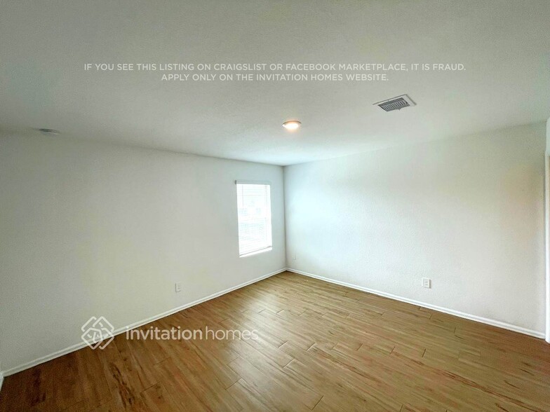 Building Photo - 18739 Mercer Fls Dr