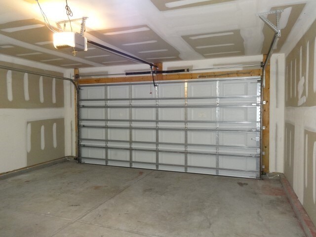 Building Photo - 1100 Briar Rose Ln