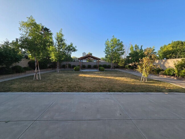 Building Photo - 2765 W Pondera St