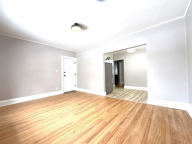 Building Photo - 1532 S 64th St