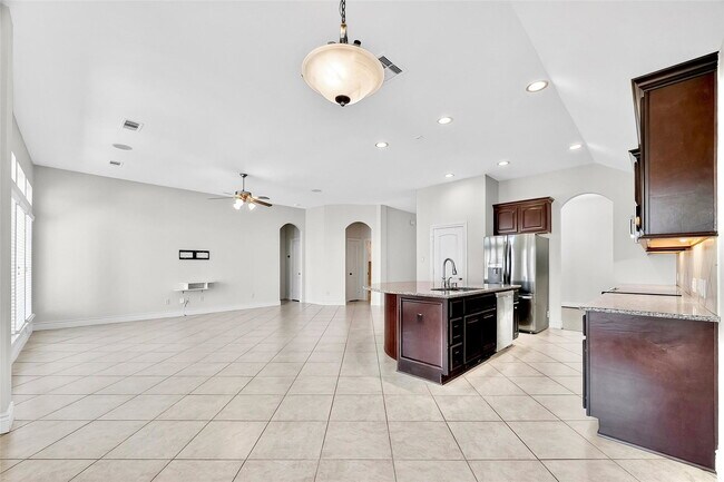 Building Photo - Summer Cloud Lane, Pearland, TX 77584 - 4 BR 2.5 BA single-family home