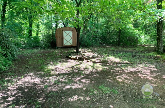 Building Photo - 122 Woodland Dr