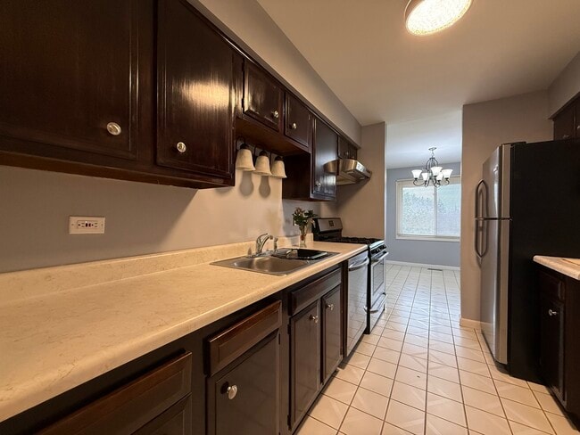 Building Photo - 3108 Roberts Dr