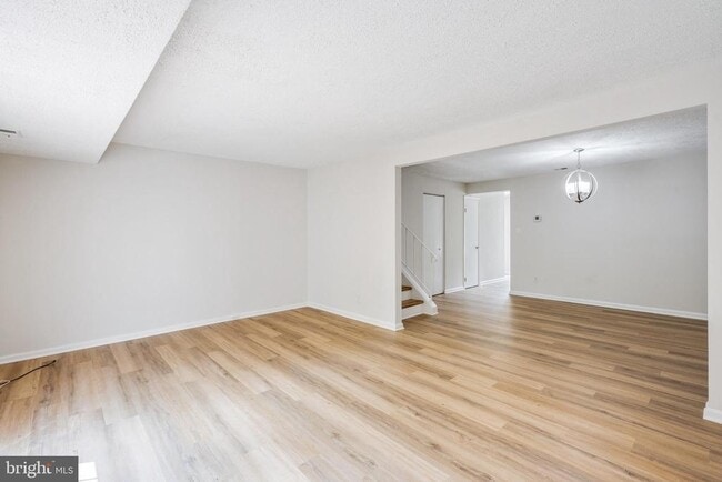 Building Photo - 5605 Independence Cir