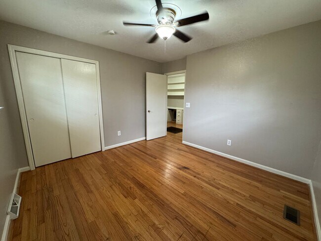 Building Photo - Private 3/2 Country House- $1,595