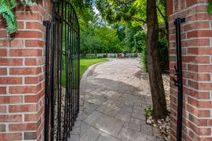 Building Photo - 5 Nottingham Cir