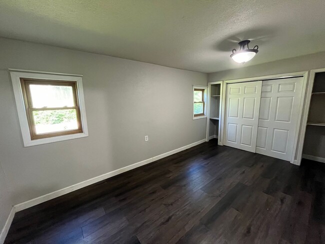 Building Photo - 3 bed 1 bath single family home in Irma! D...