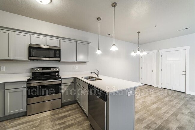 Building Photo - 619 N Emery Ln