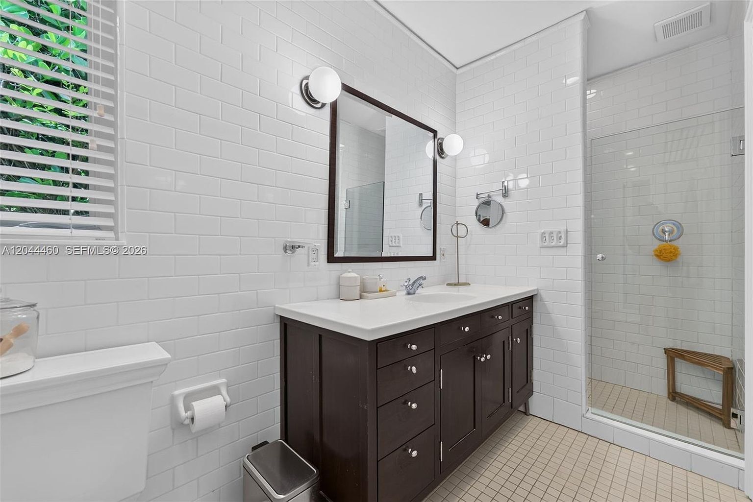 Building Photo - 1710 Segovia St