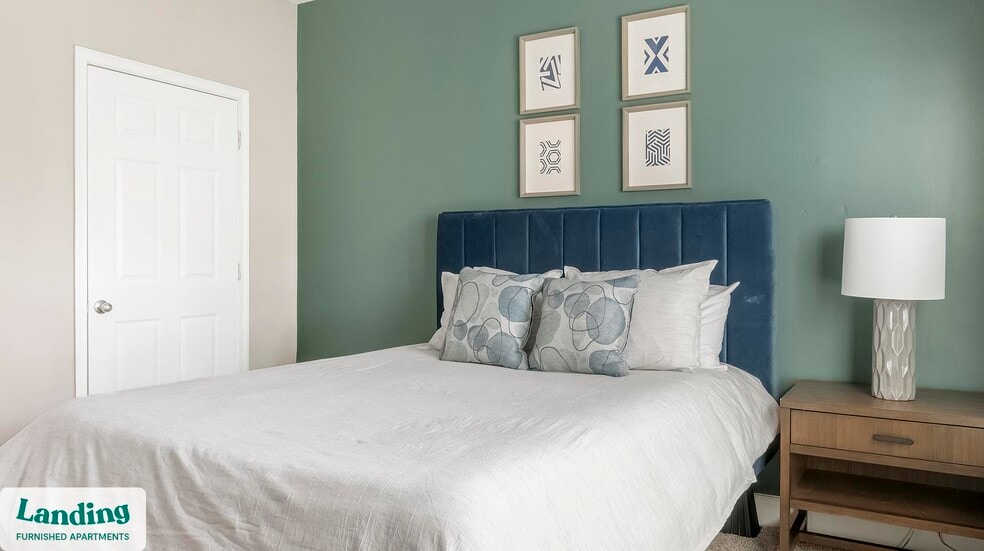 Building Photo - 925 Canterbury Rd NE